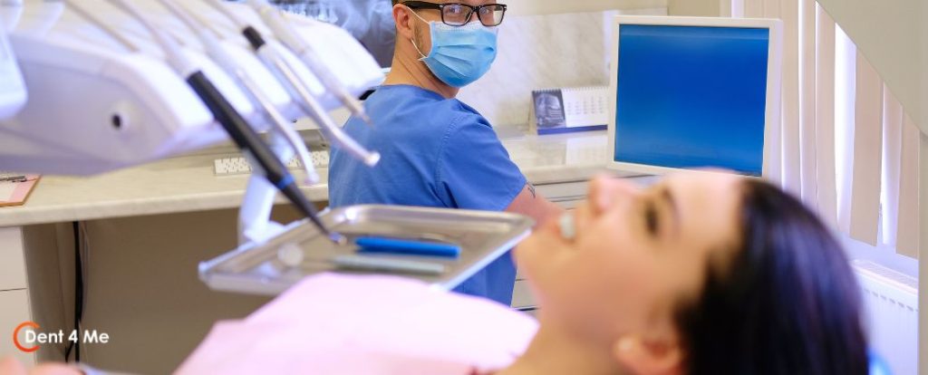 לאיזה גיל מתאים יישור שיניים שקוף ובצד שמאל למטה לוגו אתר dent4me